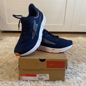 Altra running shoe Torin sz9 wide road running shoe nib